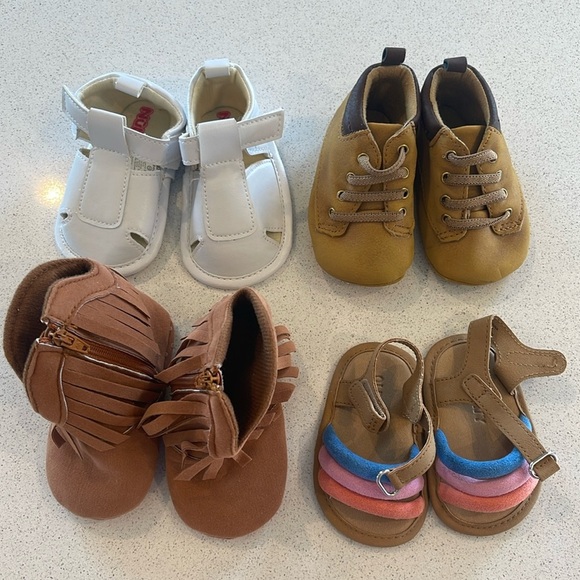 Bundle of 4 Pairs of Shoes (0-3 Months) - Picture 1 of 6